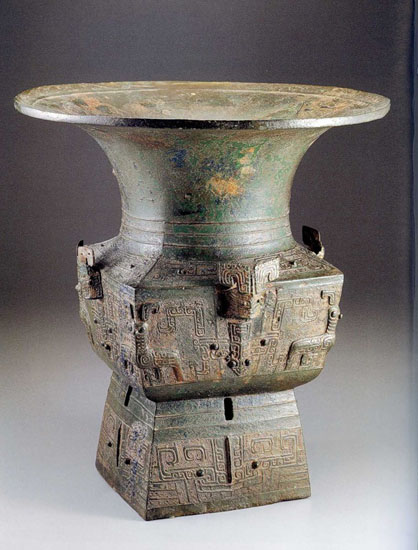 Древний бронзовый артефакт